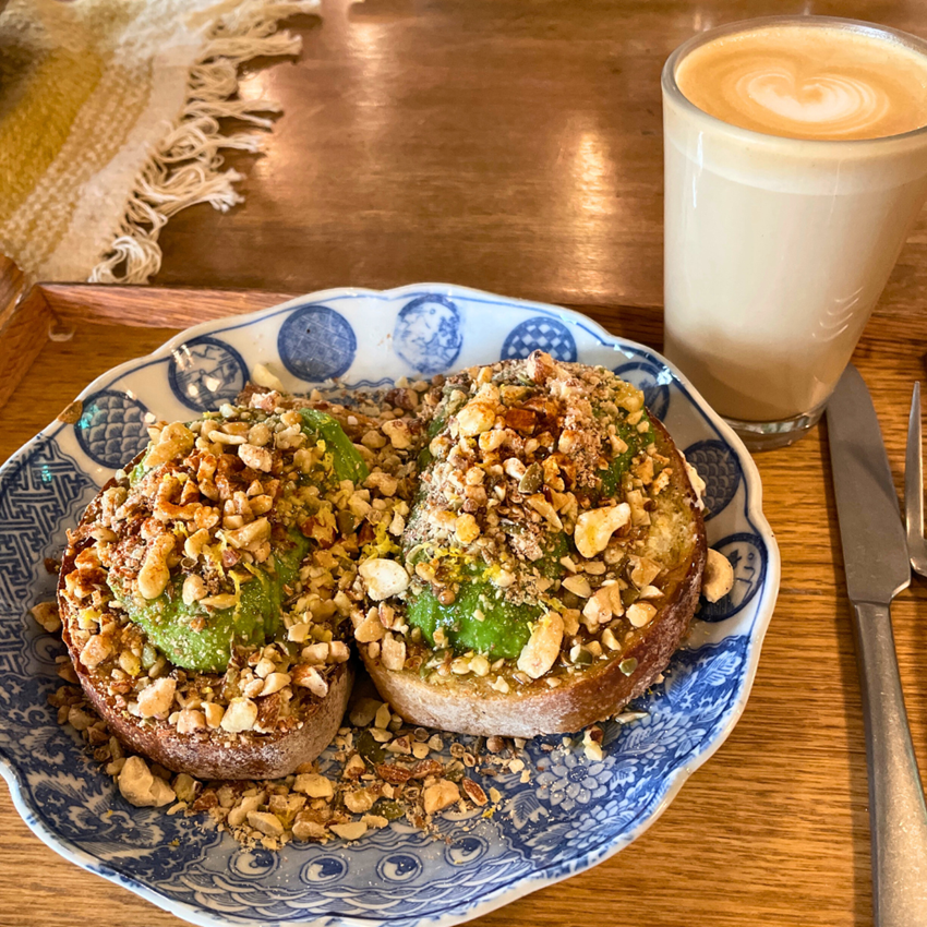 bricolage bread&co.アボカドトースト