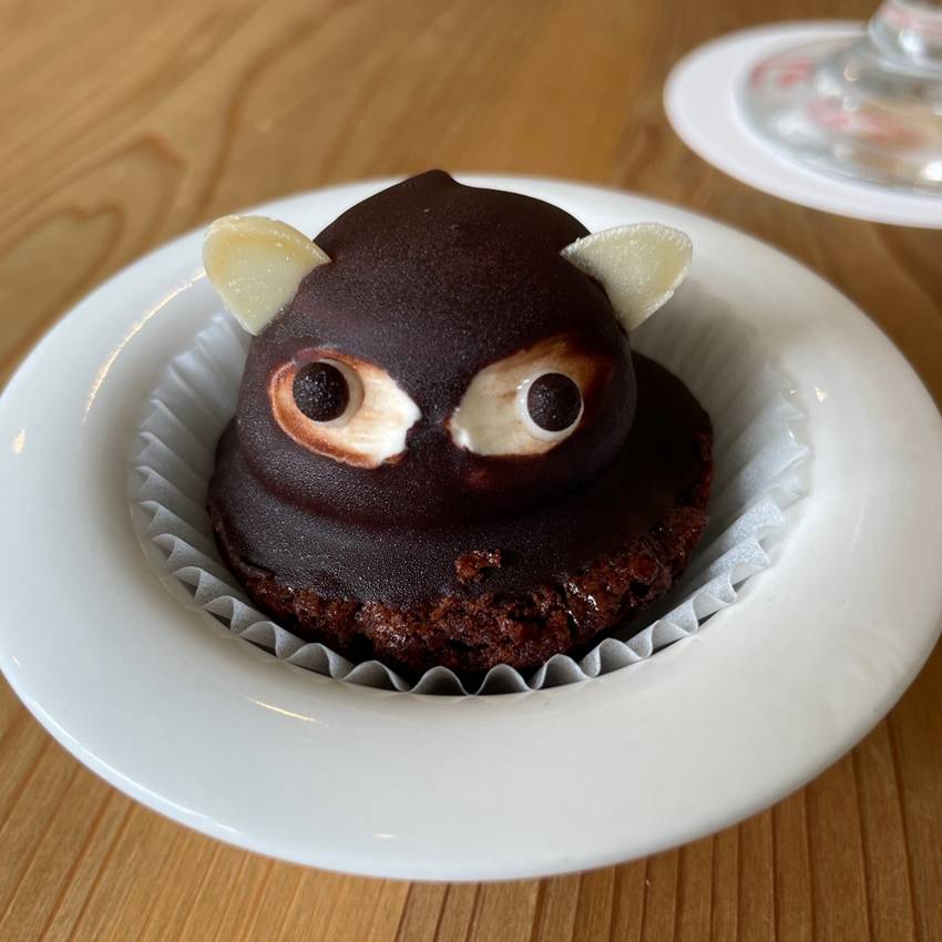 cafe222たぬきケーキ
