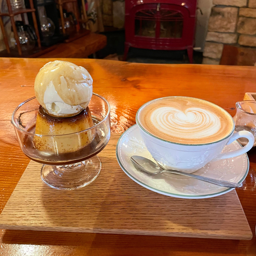 BEANSFARMプリンアフォガードとカフェラテ