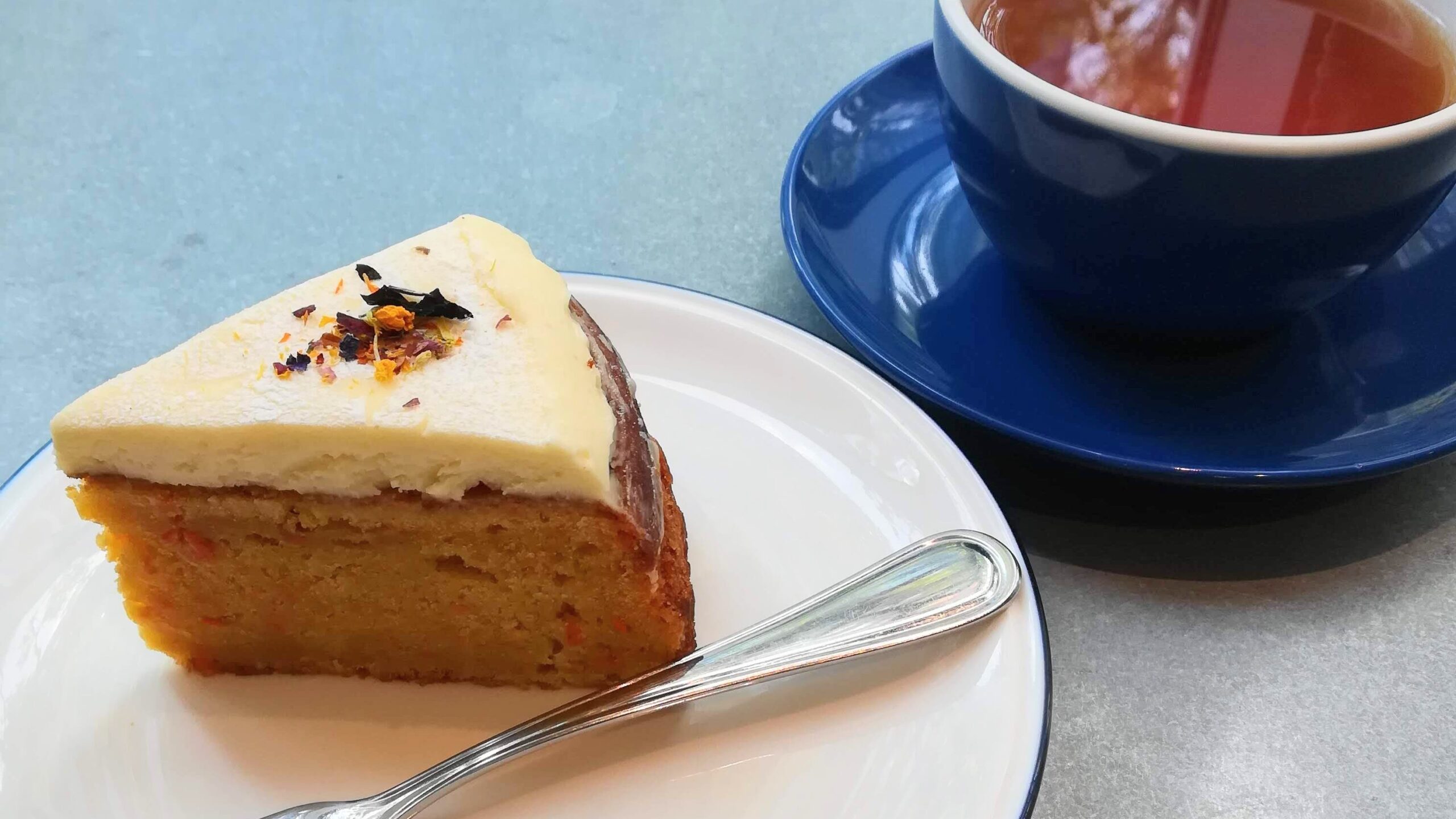 CAFE&HALL Oursのキャロットケーキ