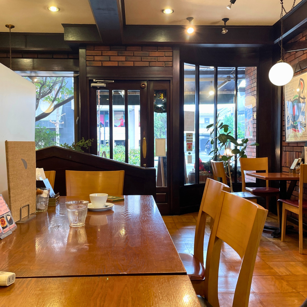 東伏見「喫茶、（きっさ・てん）」の内観