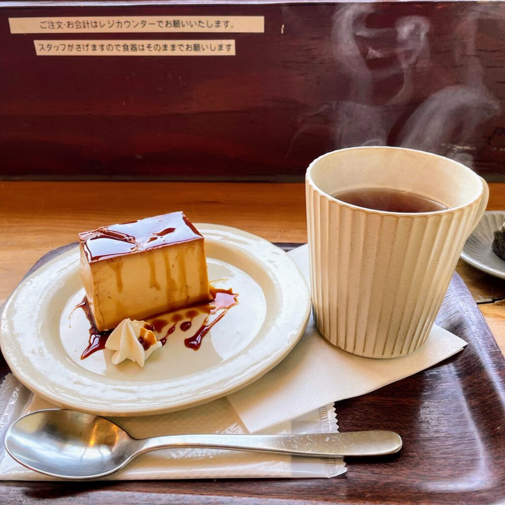 一言堂のプリンと紅茶のセット