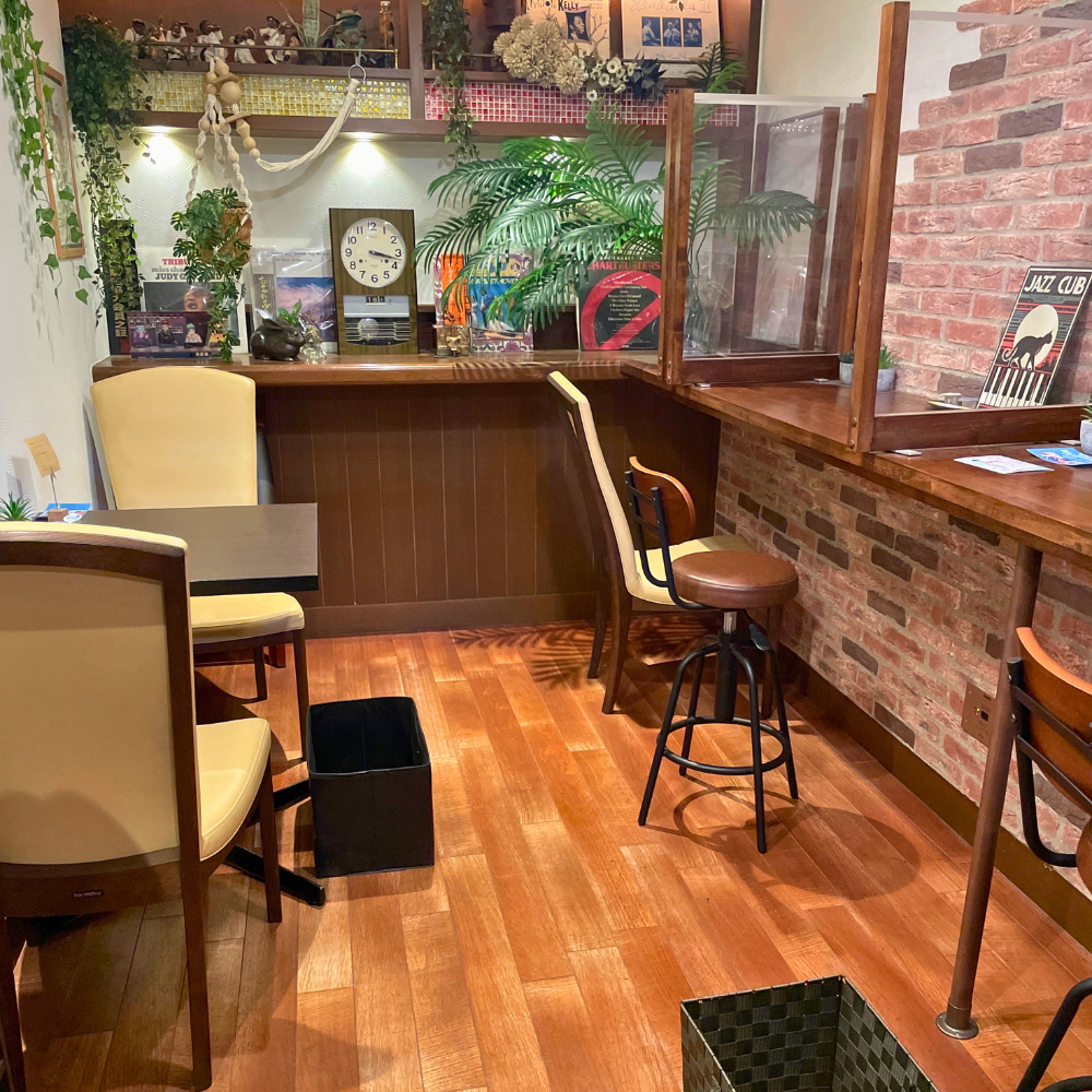 秋津カフェ　IKENOYA COFFEE ROASTERSの内観３