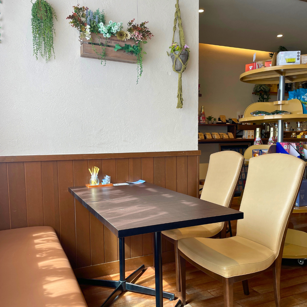 秋津カフェ　IKENOYA COFFEE ROASTERSの内観２